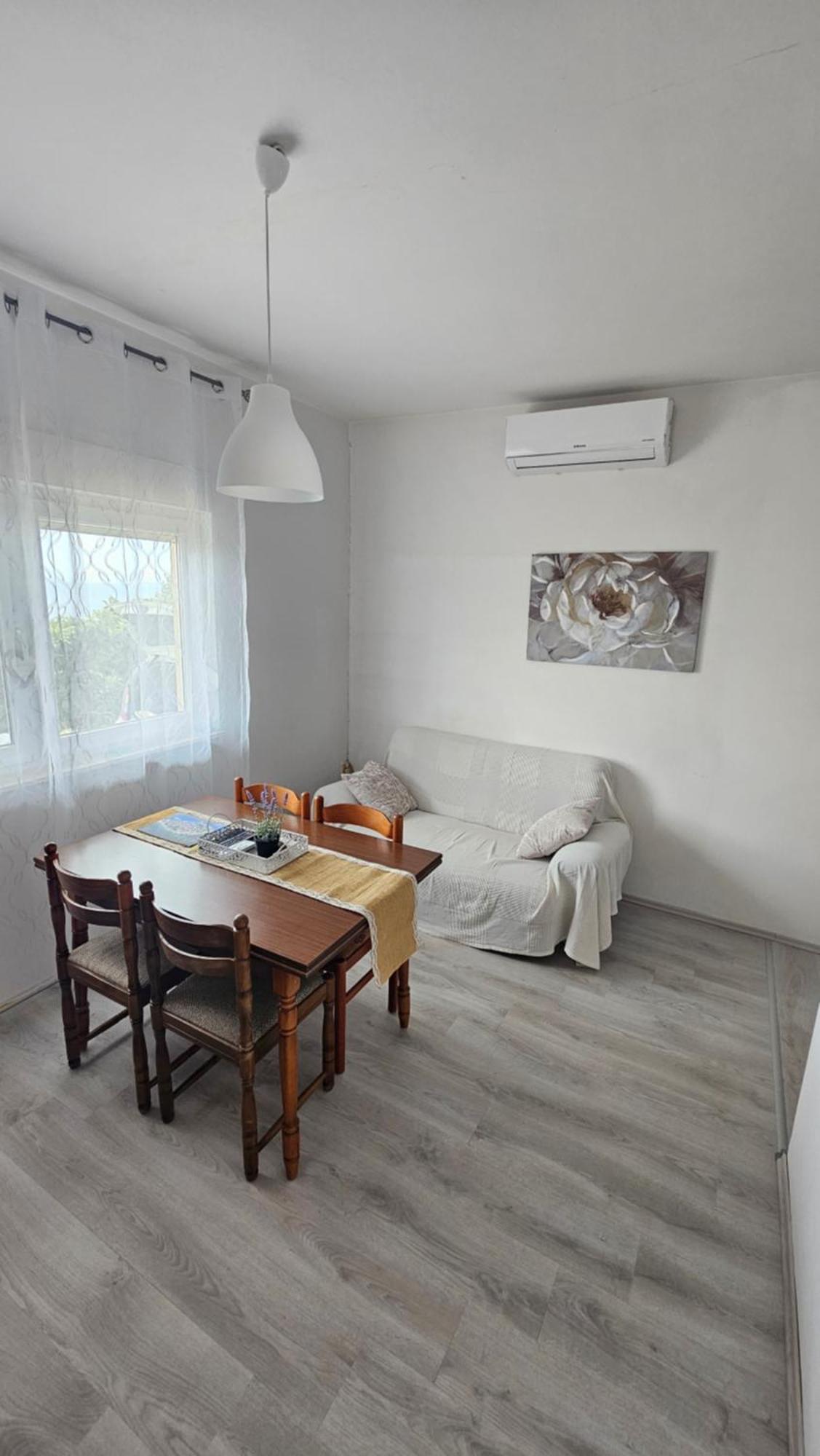 Apartment Apartmantaja *